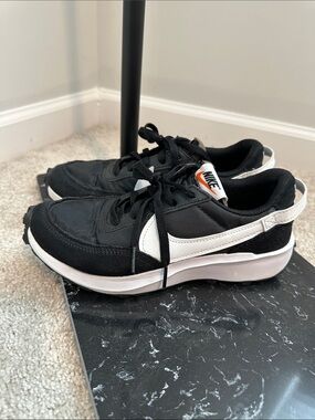 Nike Women's Nike Waffle Debut Sneakers